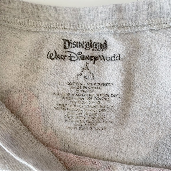 Disney Minnie Mouse 28 Crewneck graphic sweatshirt size small - Picture 5 of 8